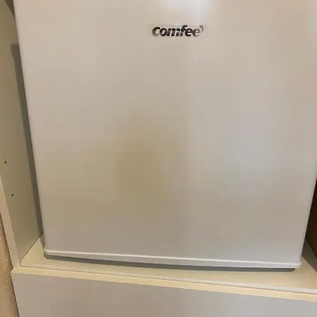 Con Cama Alta, Con Bano Propio, En Casa De Vecinos Numero 1, Minibar, Aire Portatil,centro Estacion *