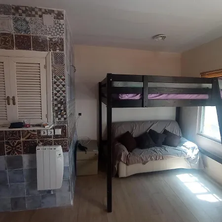 Habitacion Tipo Estudiante, Con Cama Alta, Con Bano Propio, En Casa De Vecinos Dormitorio Numero 1, Minibar,Centro Estacion בית אירוח