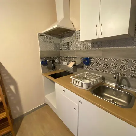 Habitacion Tipo Estudiante, Con Cama Alta, Con Bano Propio, En Casa De Vecinos Dormitorio Numero 1, Minibar,Centro Estacion בית אירוח